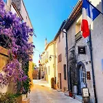 Bain De Soleil Refait à Neuf, Bord De Et Piscine, Proche De Saint Tropez