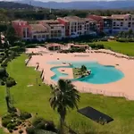 Bain De Soleil Refait à Neuf, Bord De Et Piscine, Proche De Saint Tropez Gassin