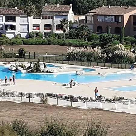 Bain De Soleil Refait A Neuf, Bord De Et Piscine, Proche De Saint Tropez *