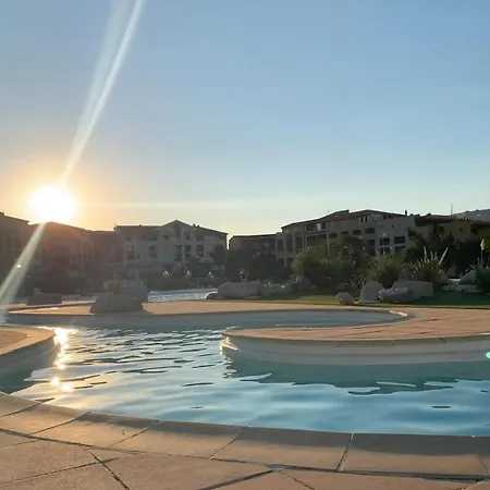 Bain De Soleil Refait A Neuf, Bord De Et Piscine, Proche De Saint Tropez Gassin