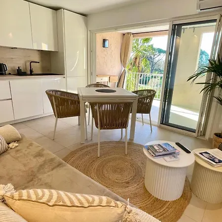 Appartamento Bain De Soleil Refait à Neuf, Bord De Et Piscine, Proche De Saint Tropez Gassin